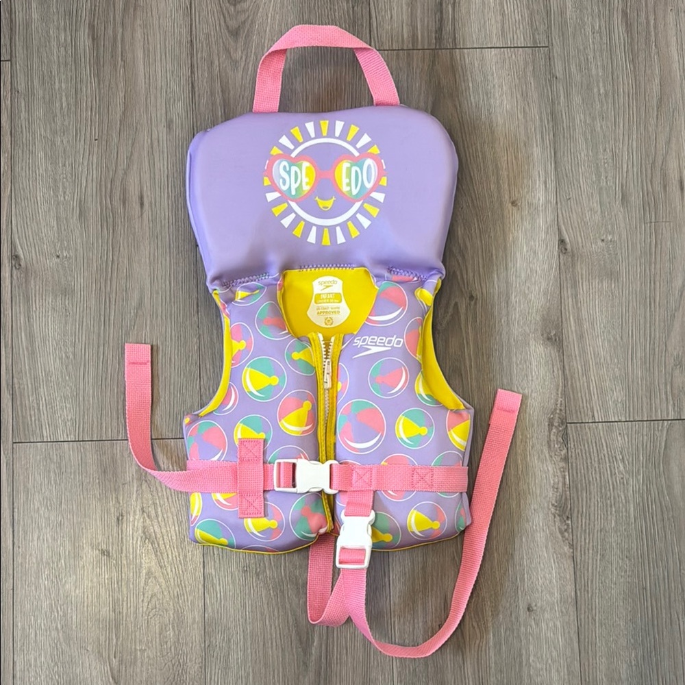Speedo infant Life Vest Coast Guard approved. Like new!